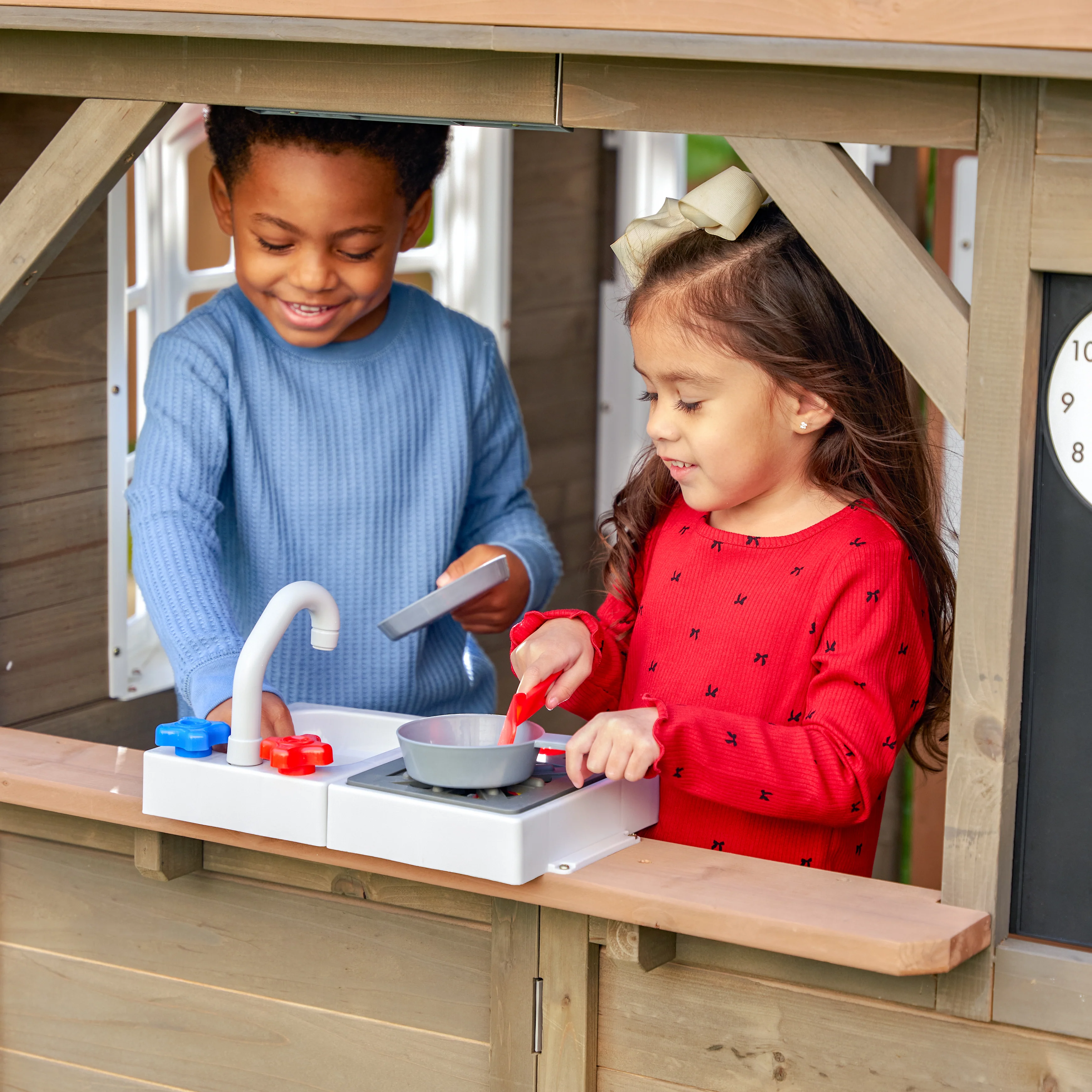 Greystone Outdoor Playhouse - Image 5